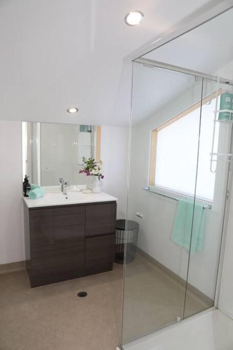 12 Rocks View Loft * Port Campbell